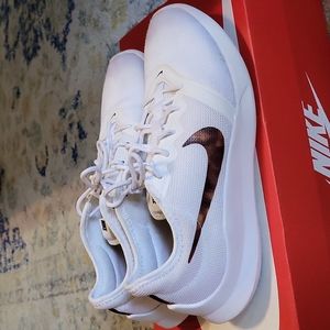 Nike CU4764-100 tortoise swoosh volleyball sneakers